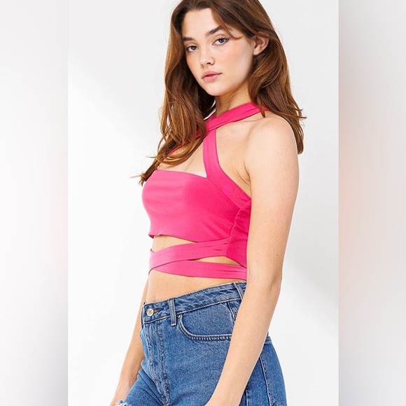 Crisscross Tie Back Crop Halter Top - Picture 2 of 4